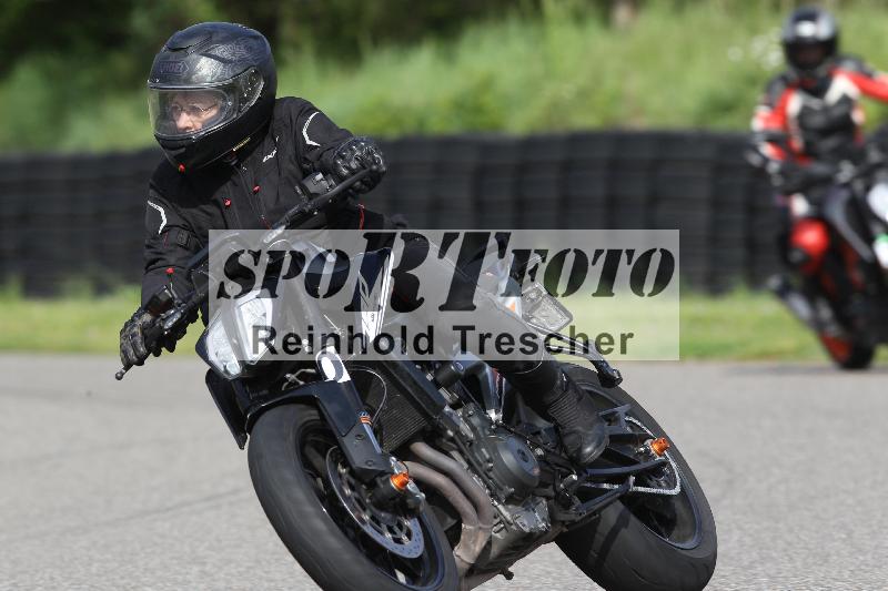 /Archiv-2025/10 23.04.2025 Cornu Master School ADR/gruen-vert/40